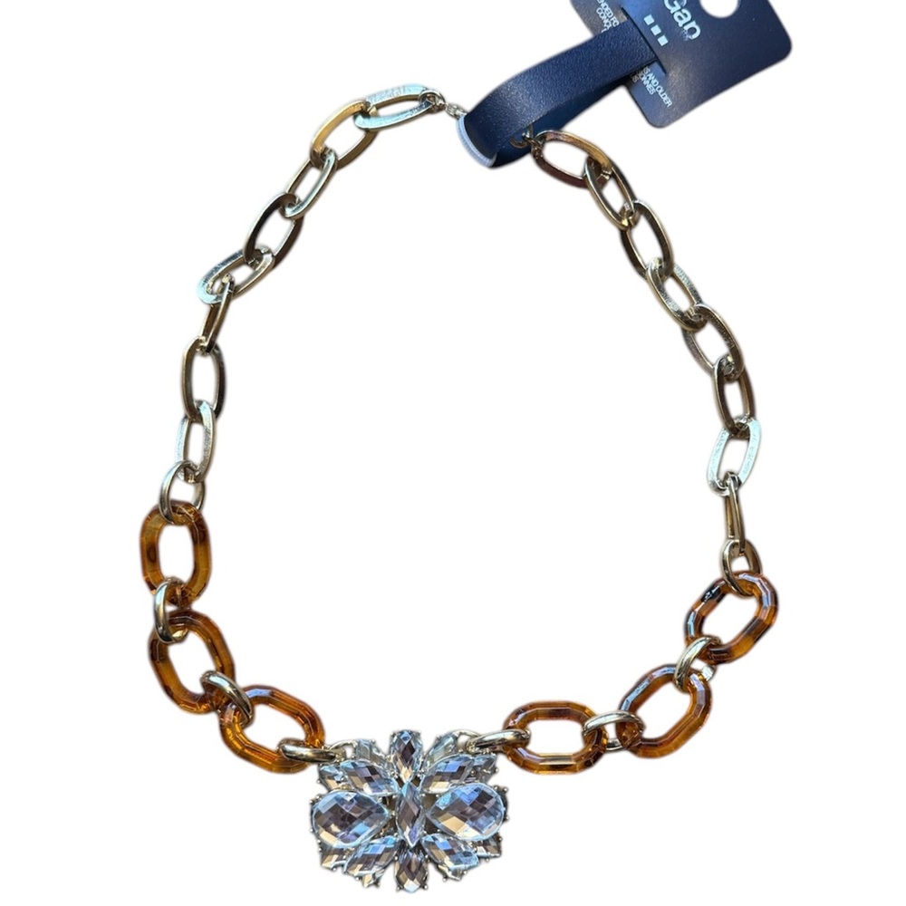 Elegant Crystal Pendant Necklace